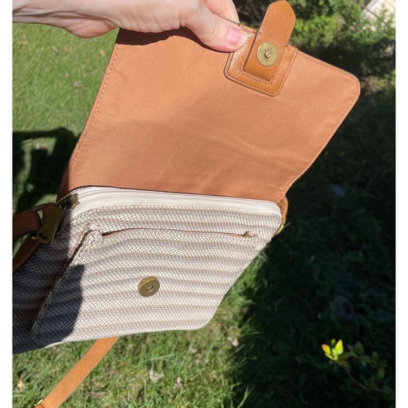 Fossil’s Woven Crossbody Bag w Leather Trim - Picture 10 of 13